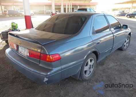 2001 Toyota Camry Le z USA, uszkodzony, nr VIN JT2BG22K010592881
